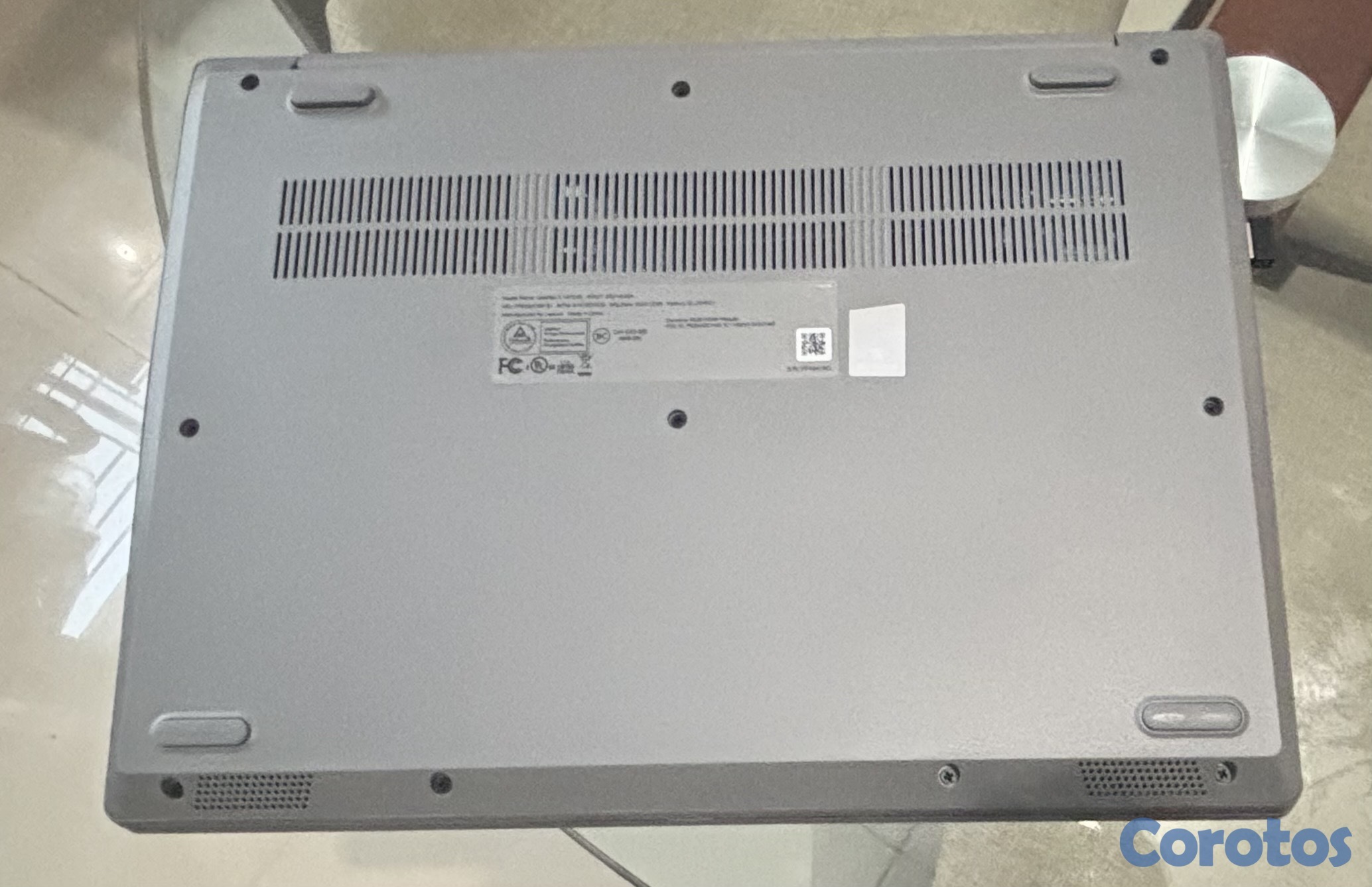 computadoras y laptops - Lapto prácticamente nueva 3