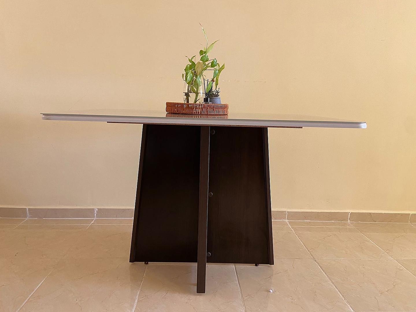 muebles y colchones - MESA DE COMEDOR TOPE DE CRISTAL OFF WHITE 1