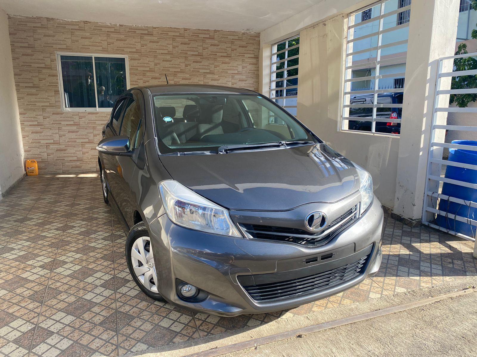 carros - Toyota vitz 2014