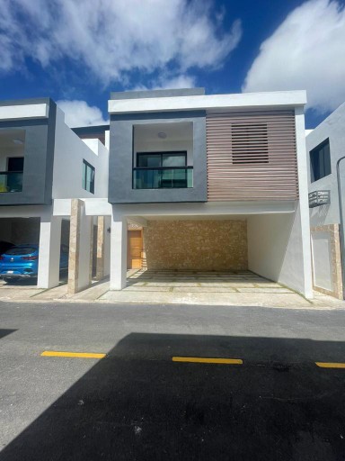 casas vacacionales y villas - Hermosa Villa tipo Townhouse, Nueva a Estrenar en Punta Cana. 