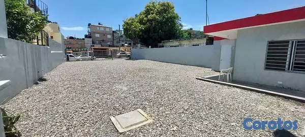 oficinas y locales comerciales - Alquilo Amplio local para dealer 355 mts excelente ubicación 2