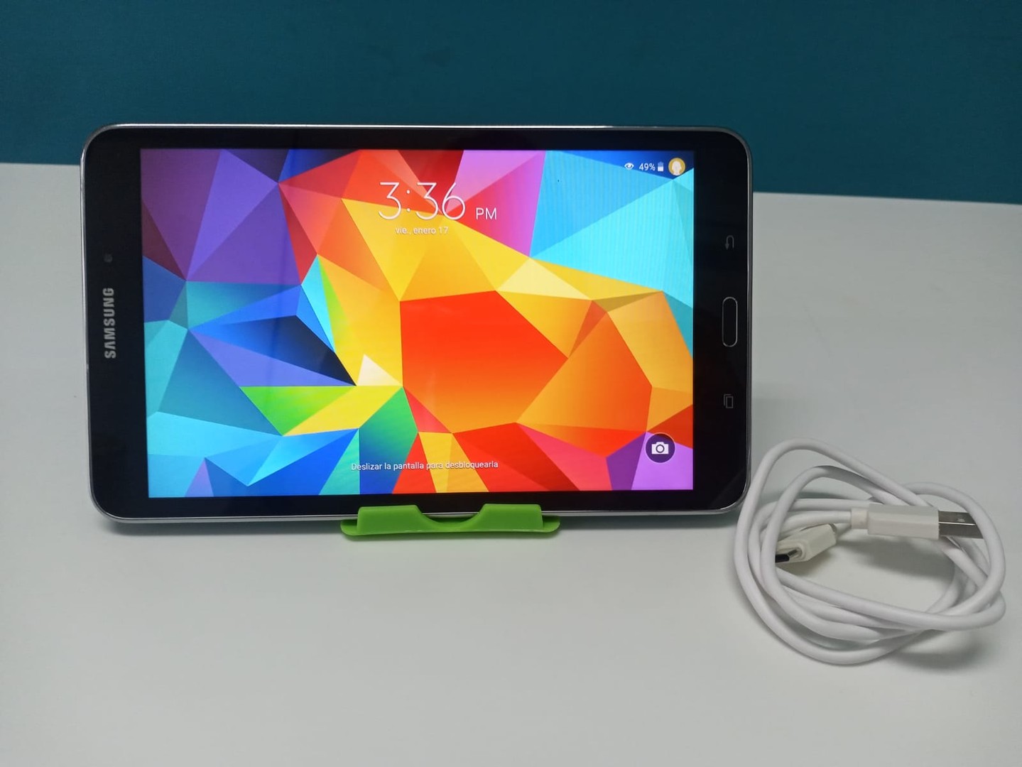 celulares y tabletas -    Tablet Samsung Galaxy Tab4, INCLUYE CABLE                   
