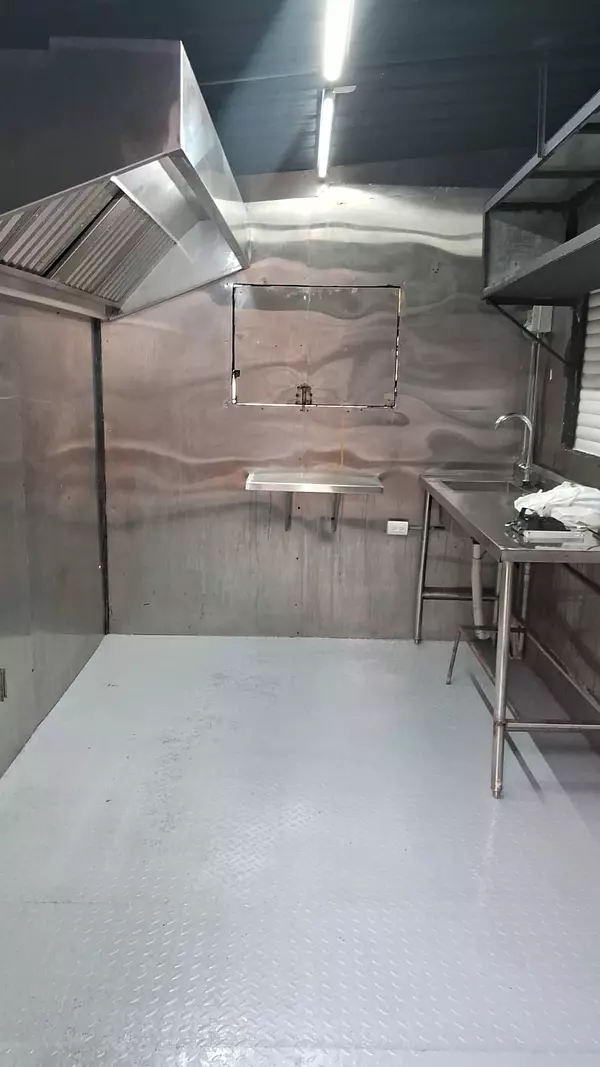 oficinas y locales comerciales - Foodtruck en Bella vista  8