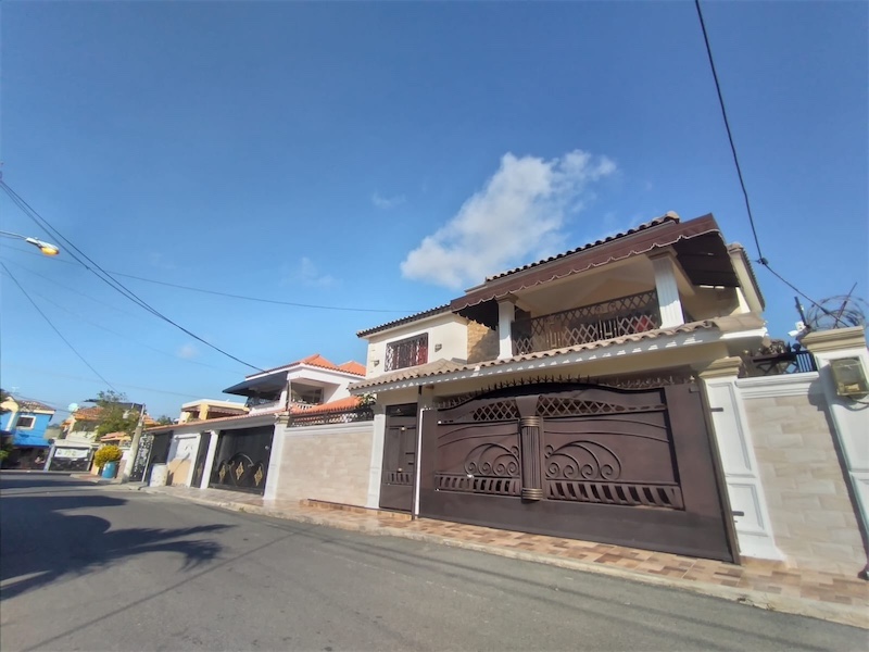 casas - Venta de casa en la autopista de san Isidro prado oriental Santo Domingo 0