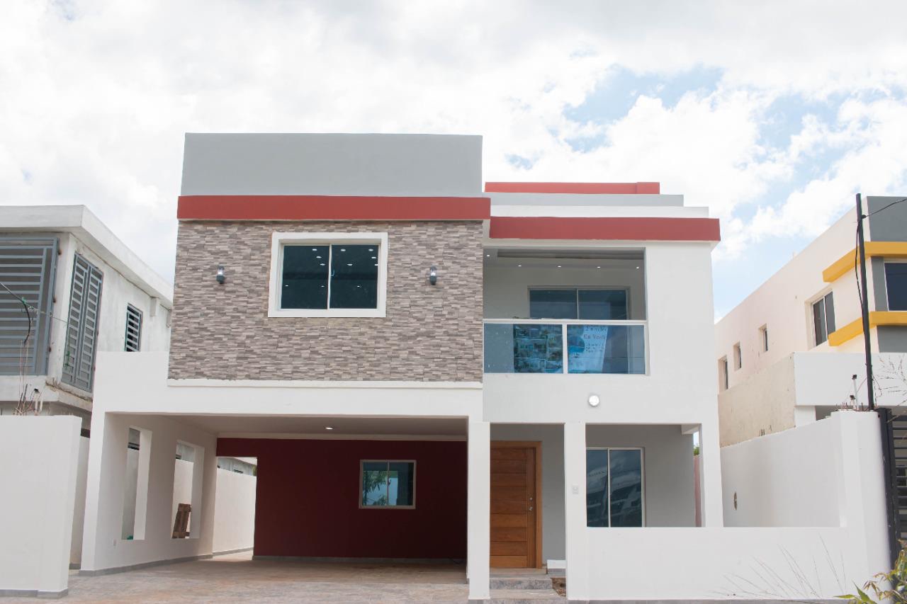 casas - Venta de casa en la autopista de san Isidro Santo Domingo con opcione a piscina  0