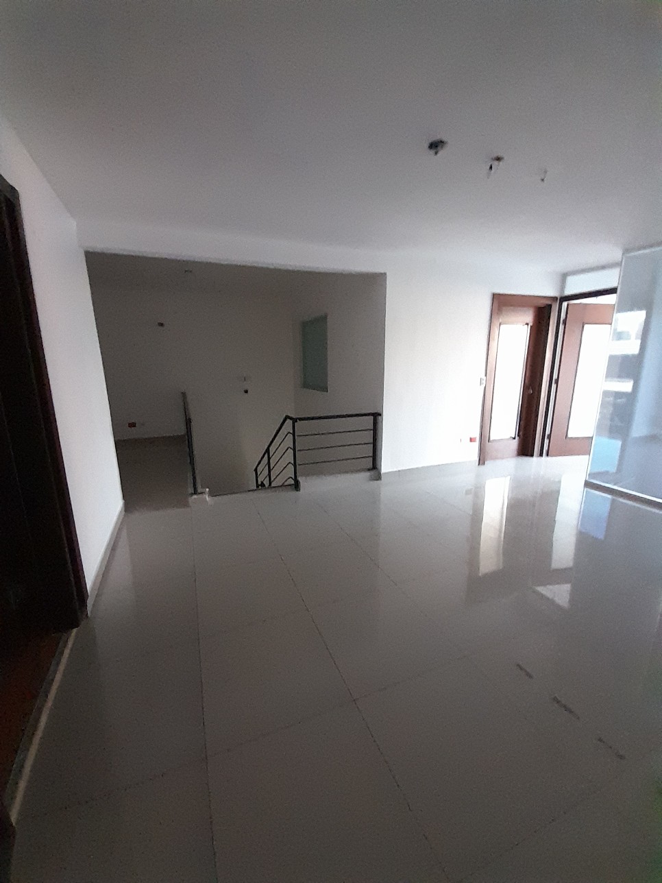 oficinas y locales comerciales - Rento local comercial en el Distrito nacional 6