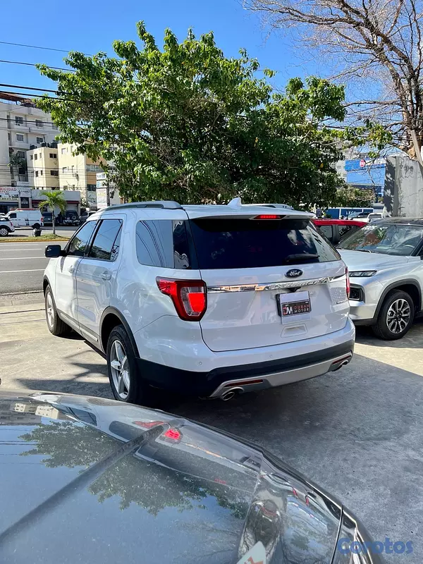 jeepetas y camionetas - Ford Explorer XLT 2016
 8