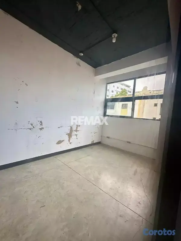 oficinas y locales comerciales - Local comercial de 225mt2 en alquiler en Bella Vis 5