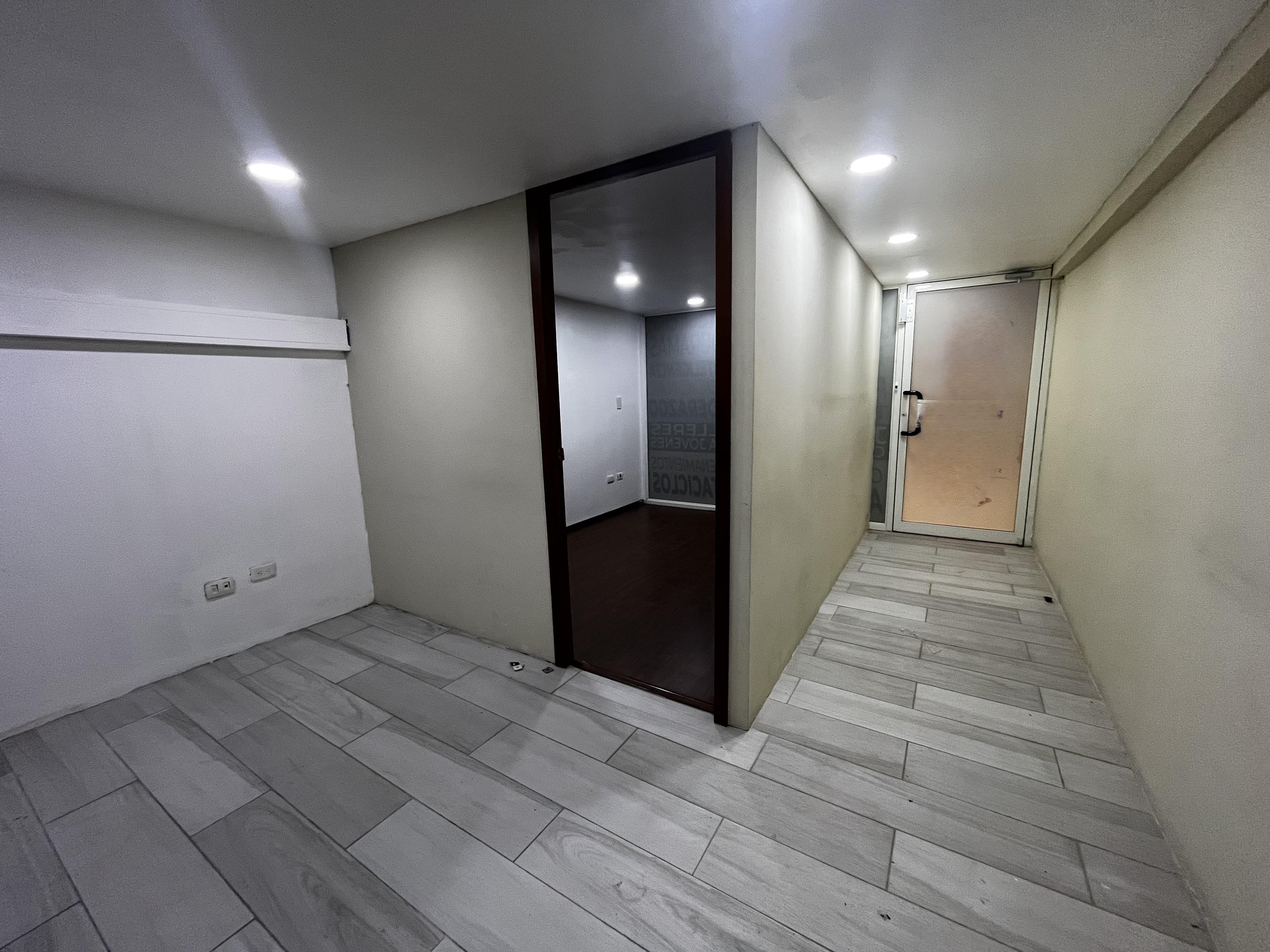 oficinas y locales comerciales - Oficina En Alquiler En Piantini De 48 M2 