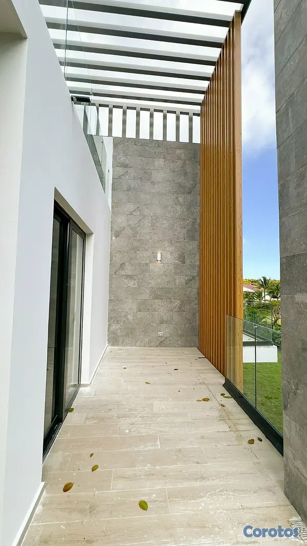 apartamentos - Vendo apartamento pent-house Coral Bahía dentro de 13