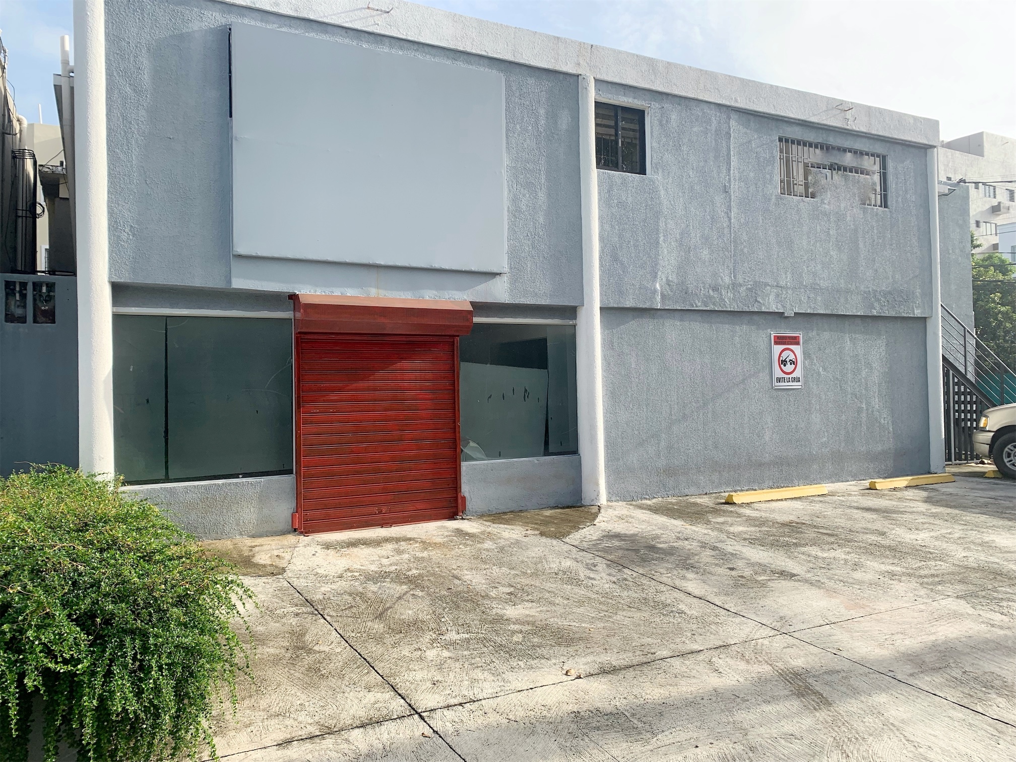 oficinas y locales comerciales - Local de oportunidad en el Quisqueya 1