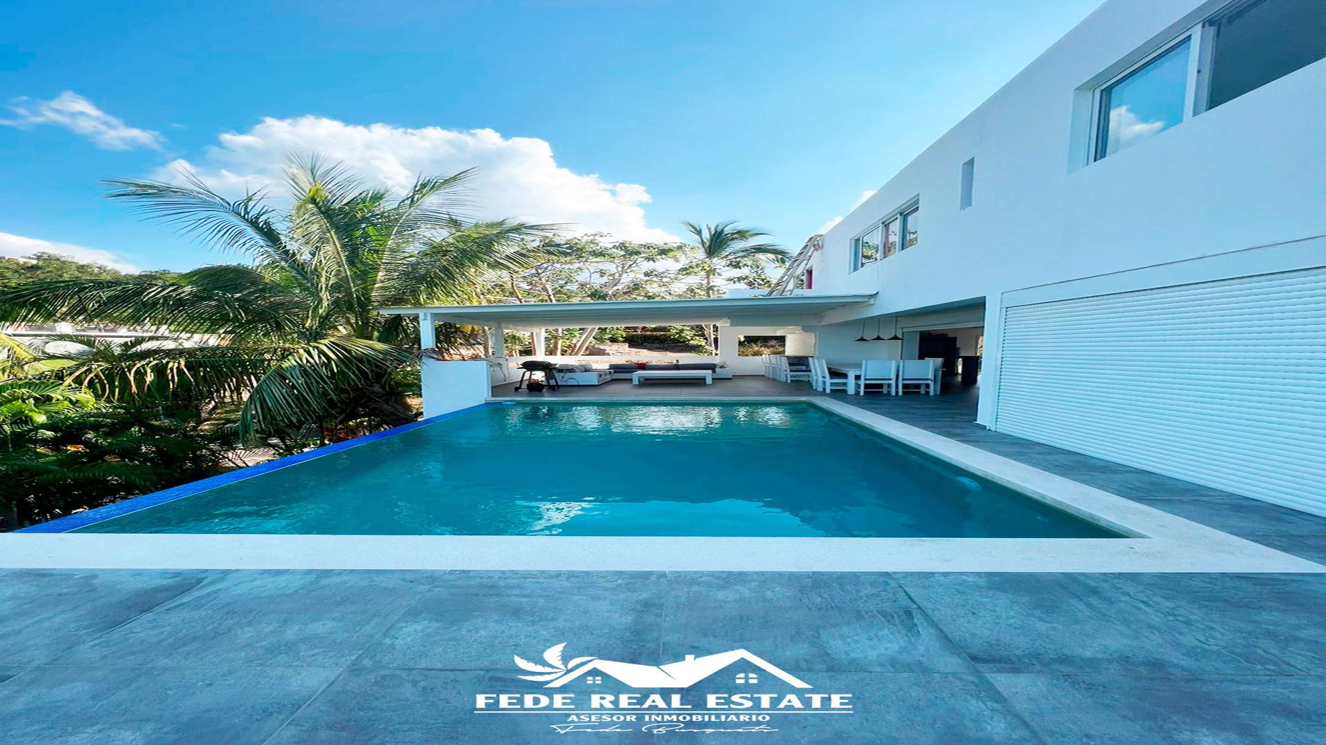 casas vacacionales y villas - VILLA DE 4 HABITACIONES CON PISCINA Y JARDÍN 2