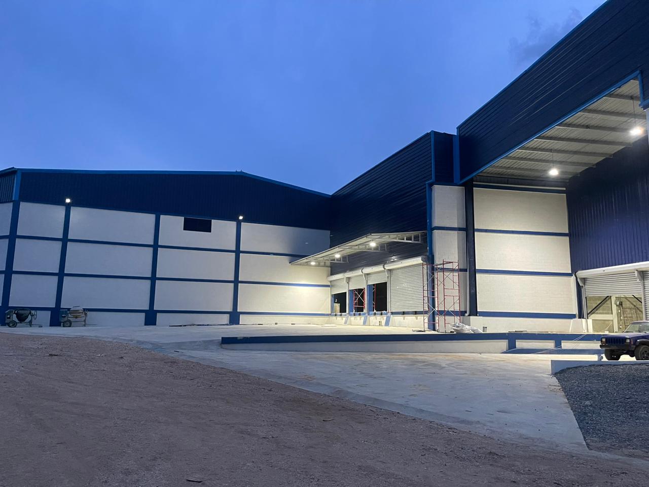 oficinas y locales comerciales - AlquiloNave  3,000 mts prox  merca Santo domingo   1