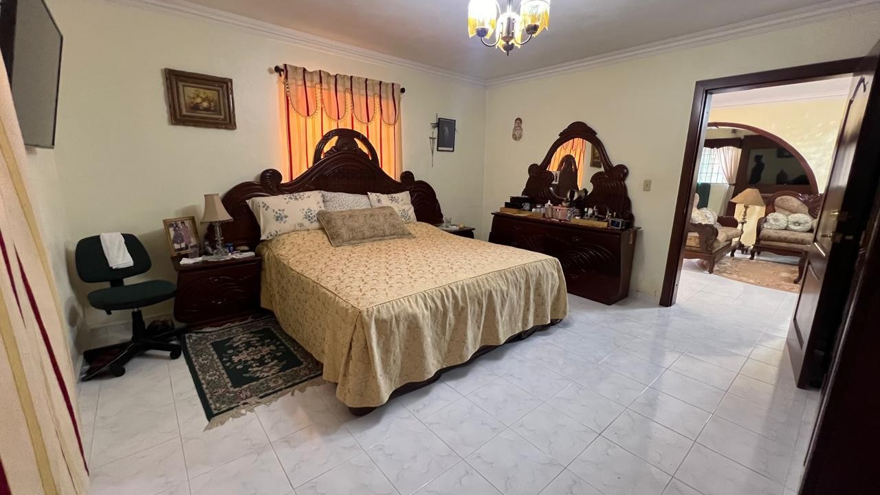 casas - Casa de dos niveles en venta, en Villa Aura Santo Domingo  9
