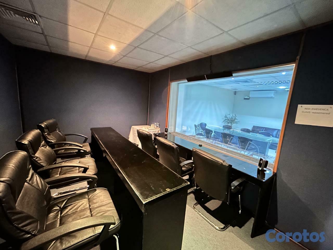 oficinas y locales comerciales - Oportunidad de Alquiler! Local en la Rómulo 127 m² 6