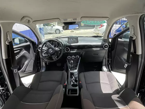 carros - MAZDA DEMIO 9