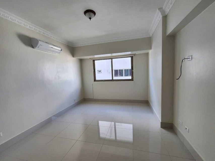 apartamentos - Apartamento en alquiler #24-1067 con linea blanca amplio 3 hab ascensor 2 pt 4