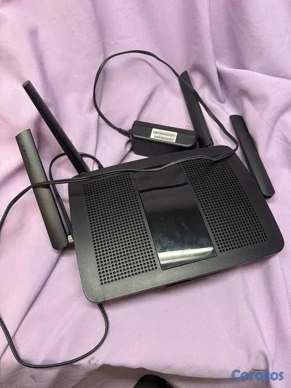otros electronicos - LINKSYS WIFI ROUTER CON FIRMWARE ERT 4