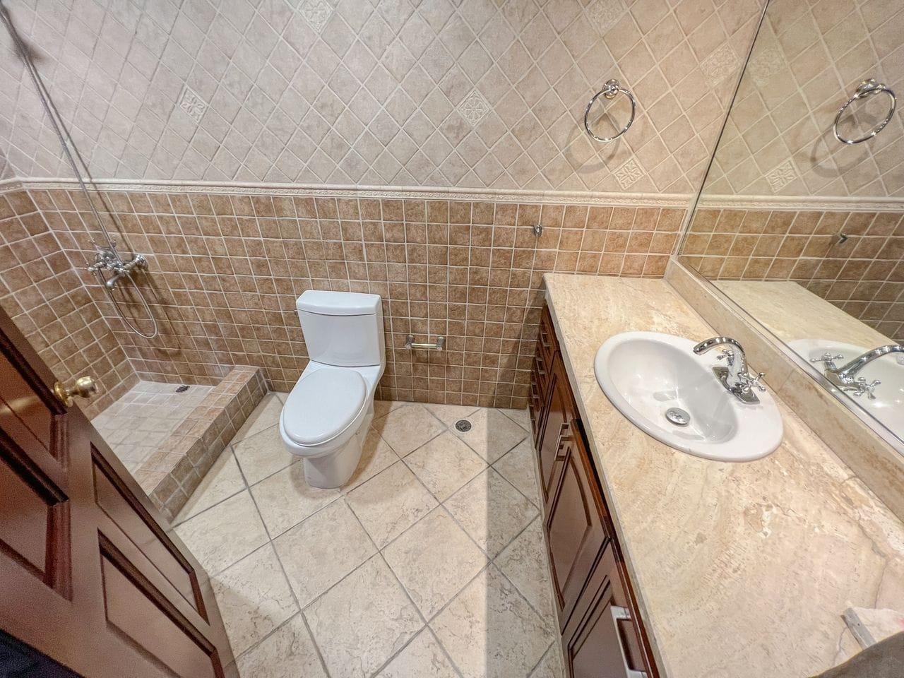 apartamentos - Vendo amplio apartamento en El Vergel 1