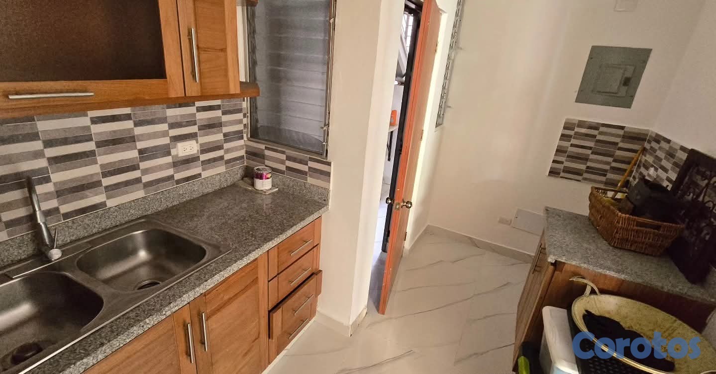 apartamentos - vendo 1er piso villa maria santiago exelente zona  2