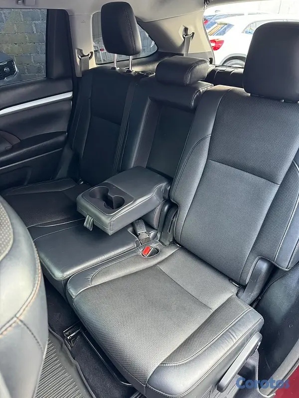 jeepetas y camionetas - TOYOTA HIGHLANDER LE PREMIUM 2018 4
