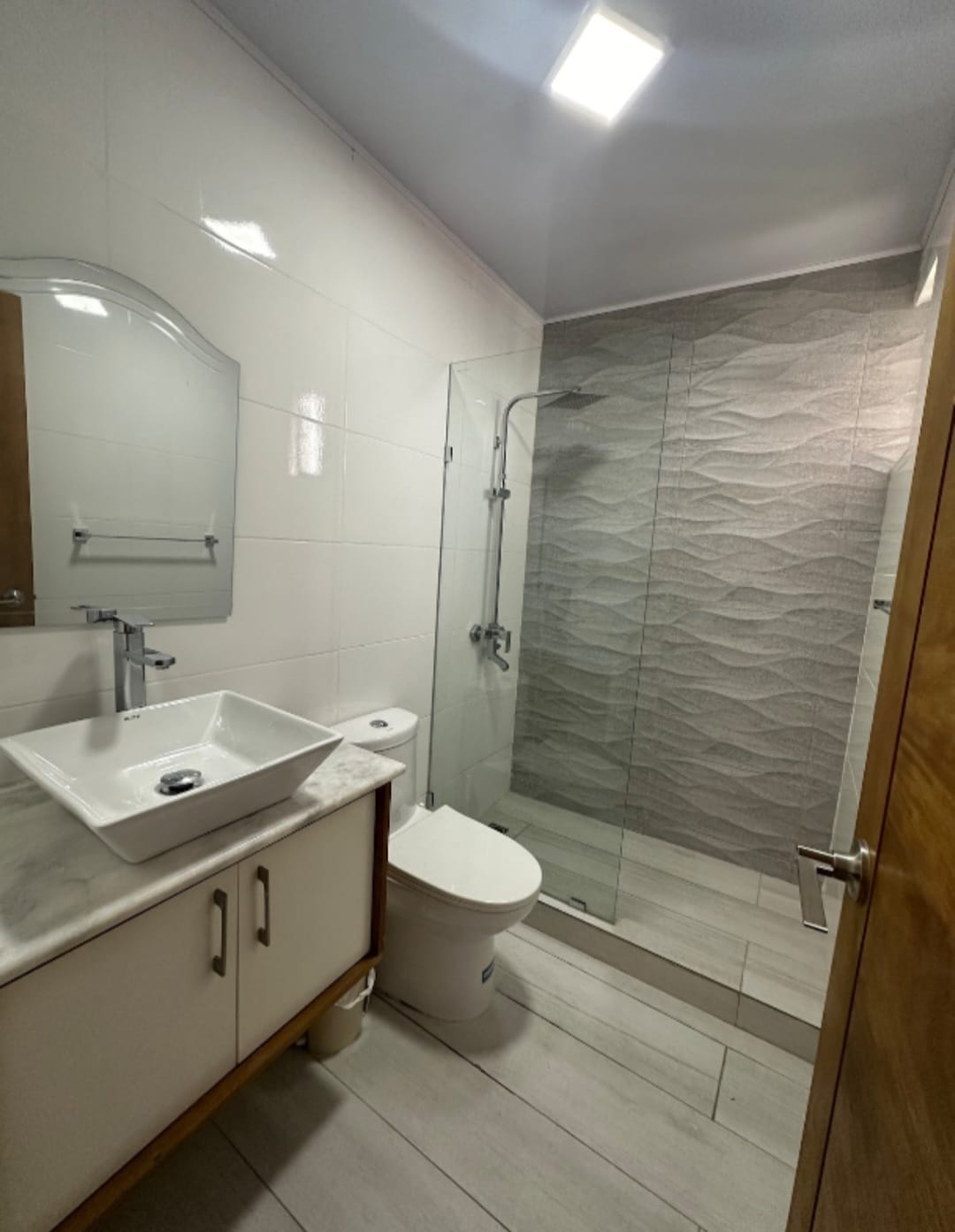apartamentos - APARTAMENTO EN VENTA EN LOS RIELES DE GURABO. 7