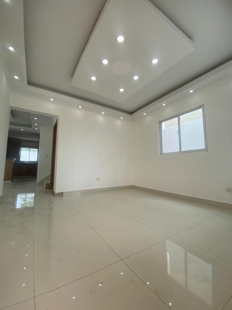 casas - Venta de casa en la autopista de san Isidro Santo Domingo con opcione a piscina  1