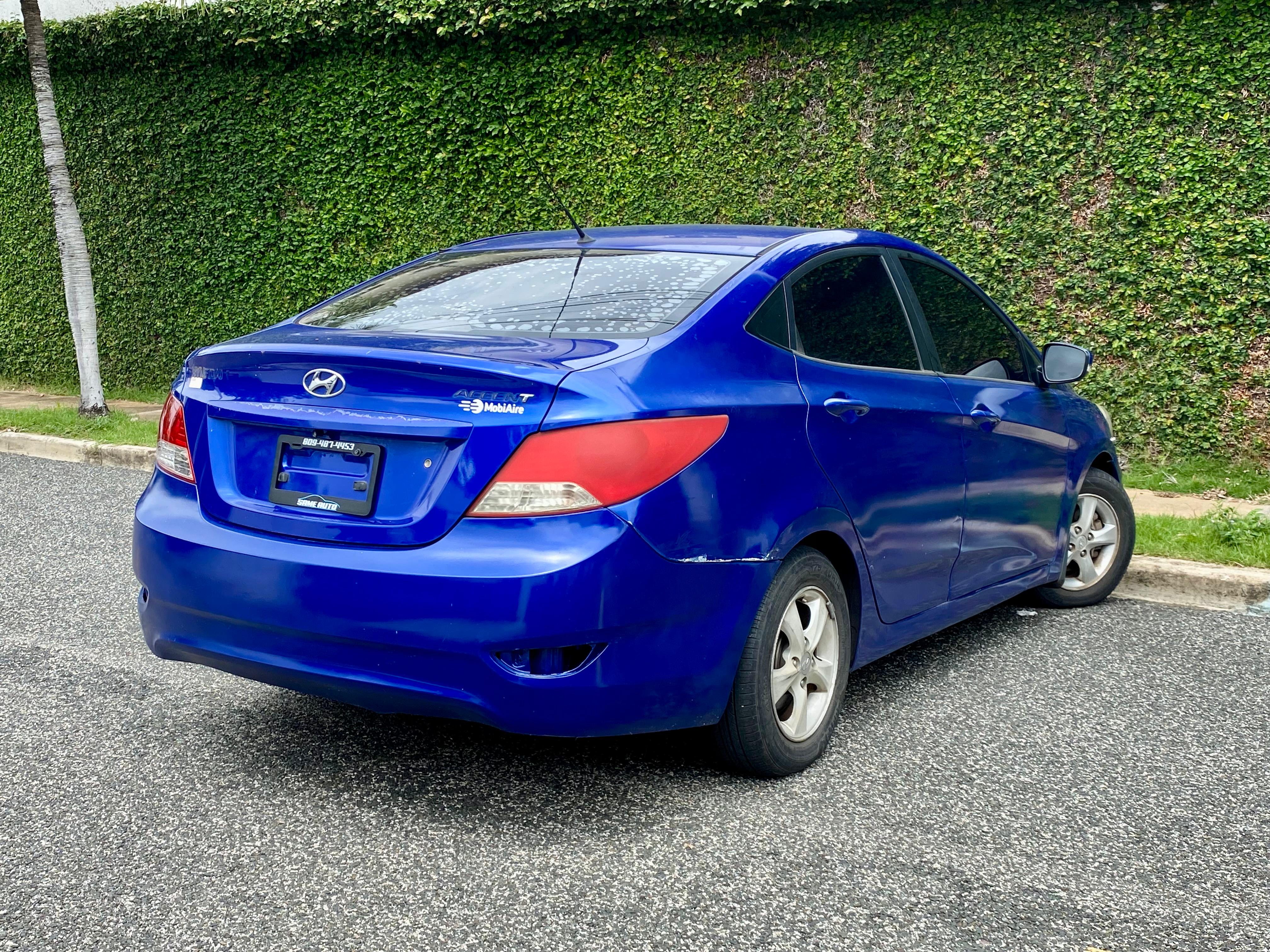 jeepetas y camionetas - HYUNDAI ACCENT 2011 3