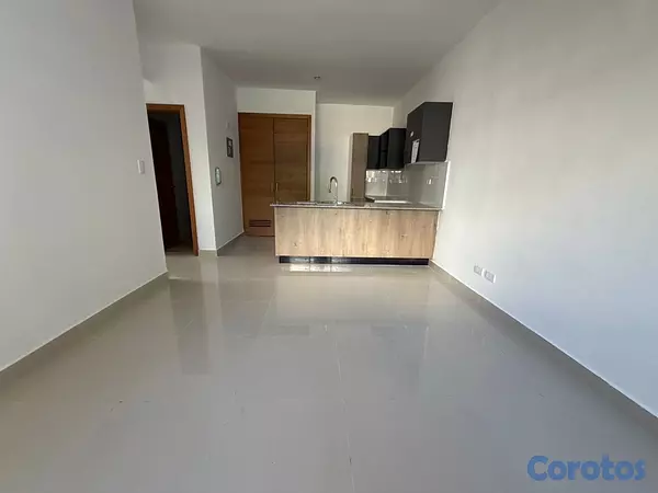 apartamentos - alquiló avenida independencia tercer nivel una habitación 1.5 baño parqueo balcó 7