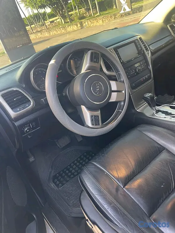 jeepetas y camionetas - negociable, usada como nueva  8