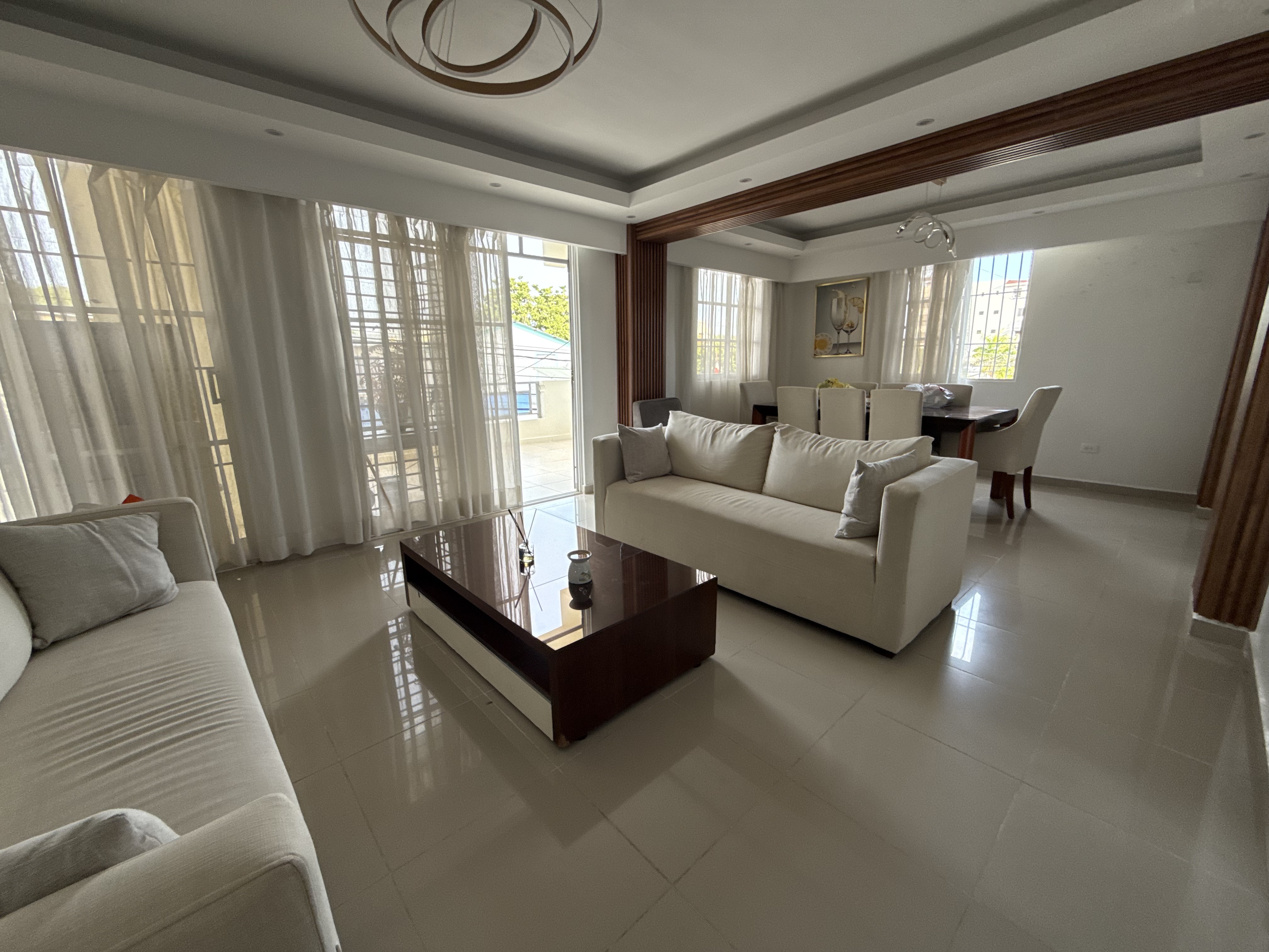 apartamentos - Se vende amplio y acogedor apartamento en Urbaniza 8