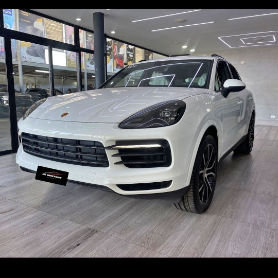 jeepetas y camionetas - Porsche cayenne platinum 2023 nuevaaa