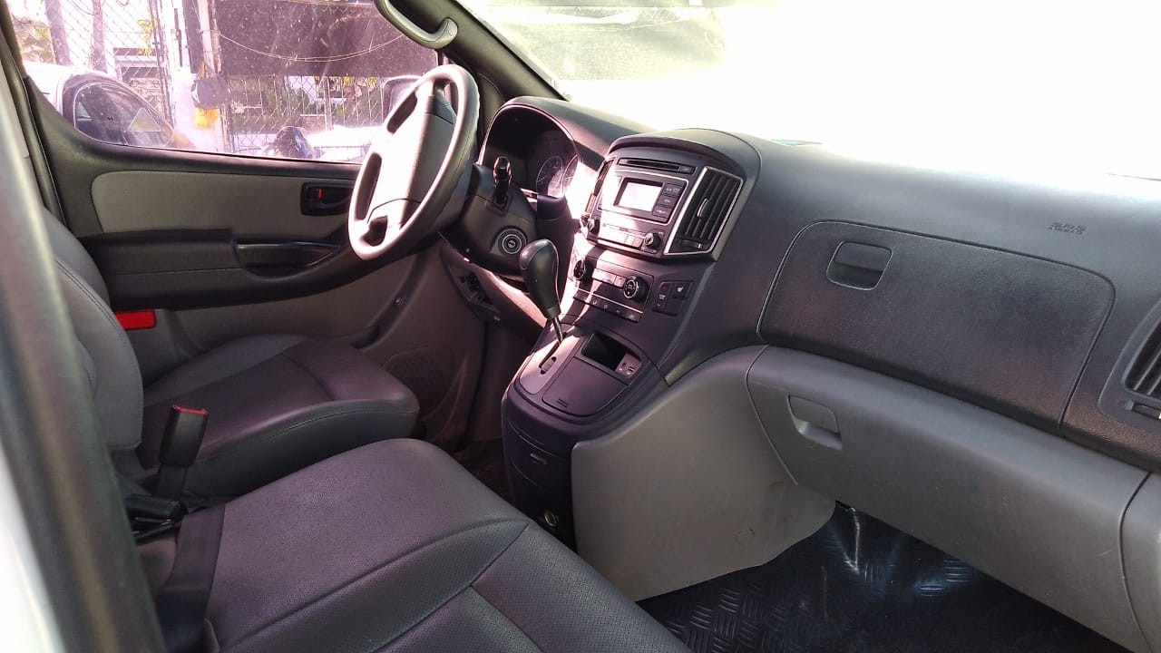 jeepetas y camionetas - HYUNDAI  STAREX 2017 BLANCADESDE: RD$ 1,250.100.00 3