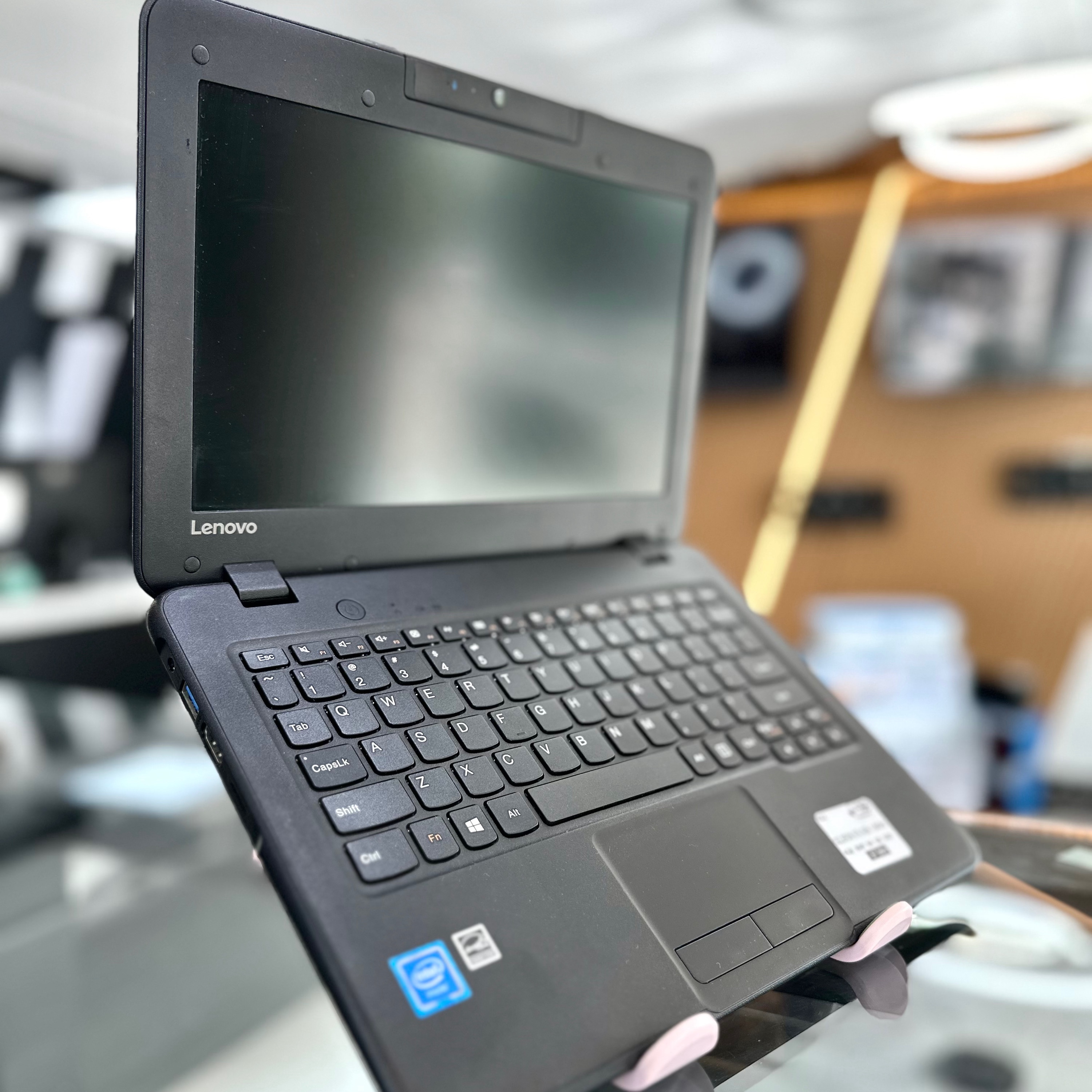 computadoras y laptops - Laptop Lenovo N22 6 meses de Garantia 0