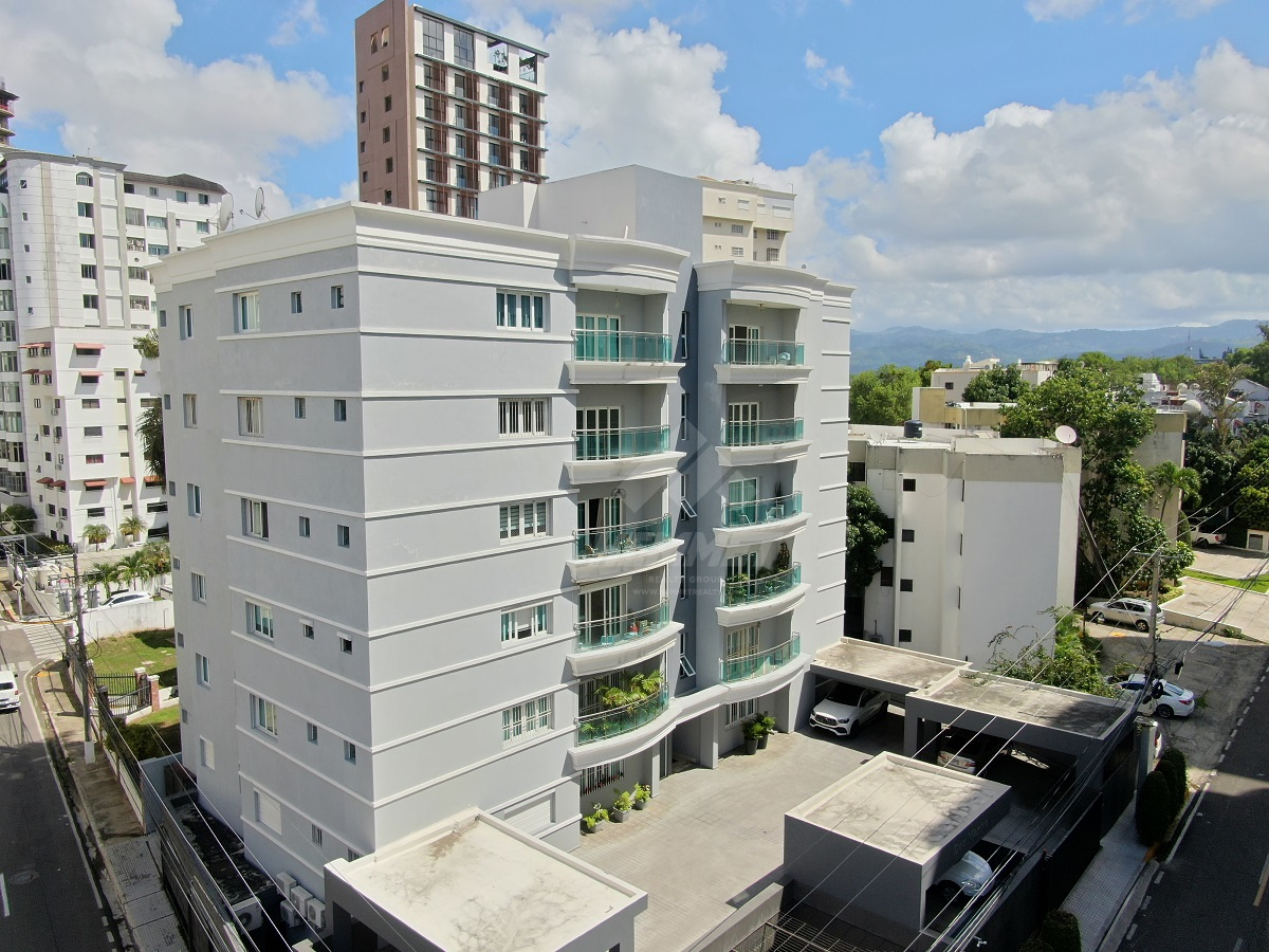apartamentos - ESPACIOSO APARTAMENTO CON ELEVADOR LA TRINITARIA