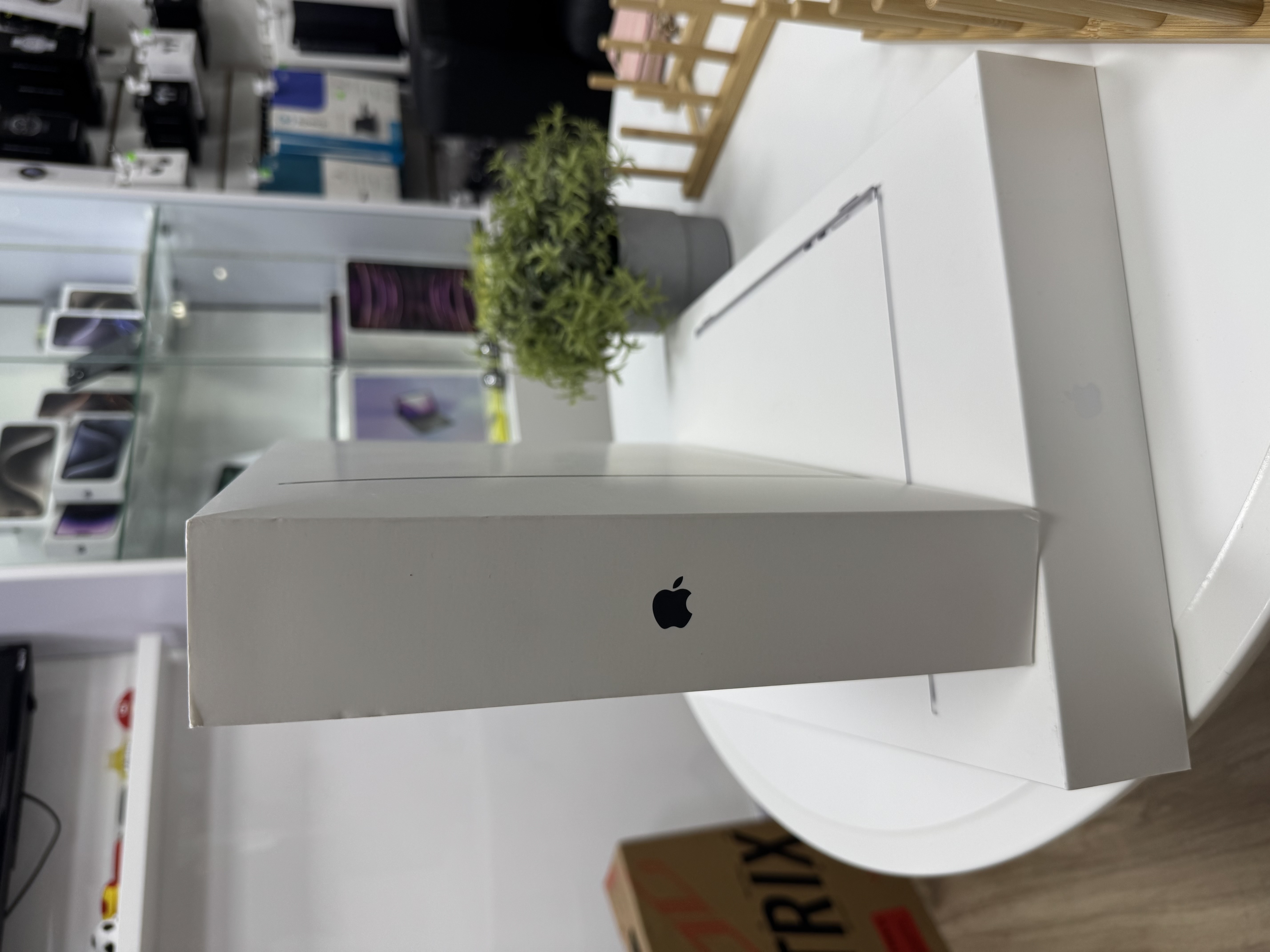 computadoras y laptops - MacBook Air 15” 16GB RAM 512GB SSD Chip M3 Nuevos Selladas - Tienda Física  3