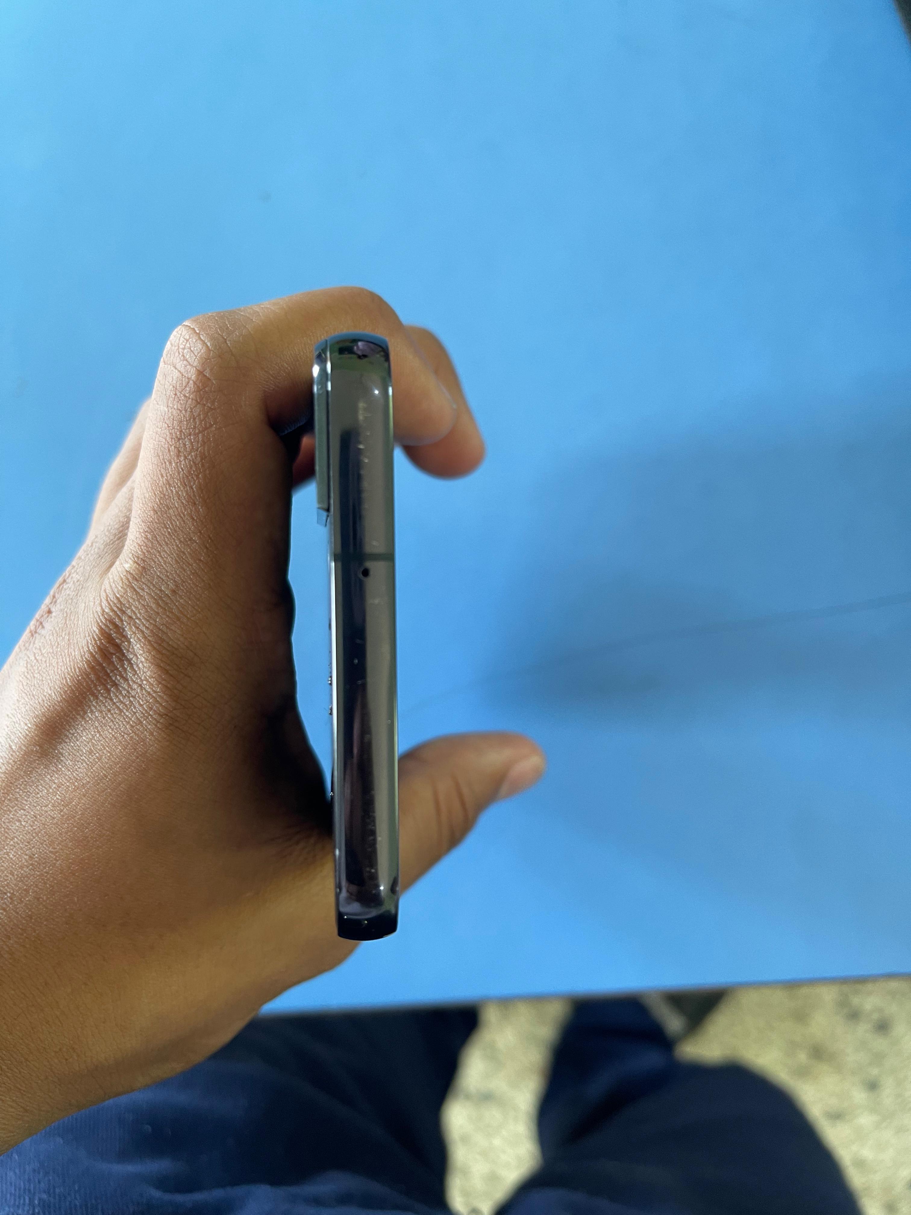 celulares y tabletas - s22plus como nuevo entregó en estación de metro, tiene bloqueo de red 5