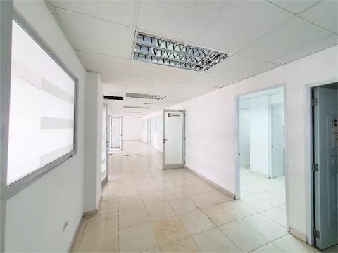 oficinas y locales comerciales - Local en primer nivel 258 m  4