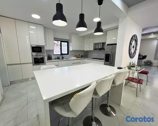 casas - Casa Moderna en Arroyo Hondo III con piscina  3