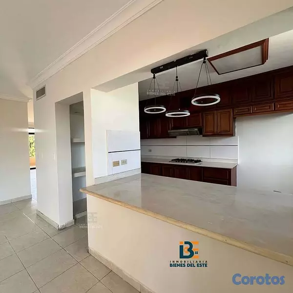 apartamentos - SE VENDE Amplio Apartamento CON ASCENSOR, PISCINA, 5