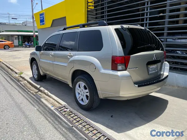 jeepetas y camionetas - Mitsubishi Endevor Dorada  5