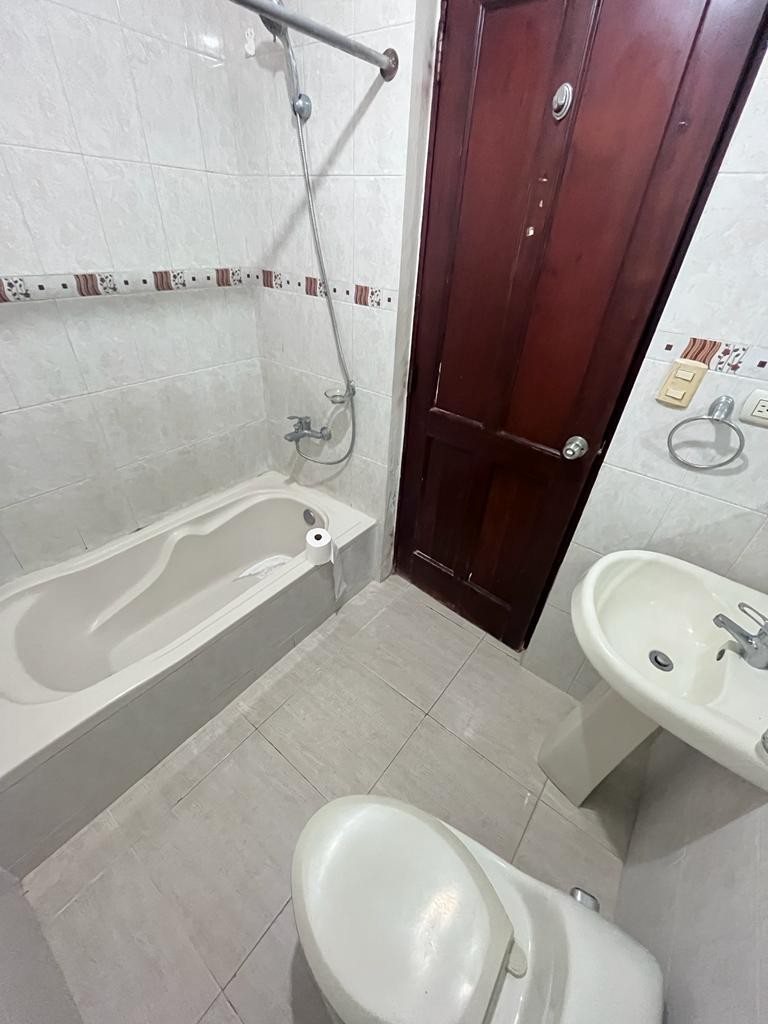 apartamentos - APARTAMENTO DE OPORTINIDAD EN EL MILLON SEGUNDO NIVEL  8
