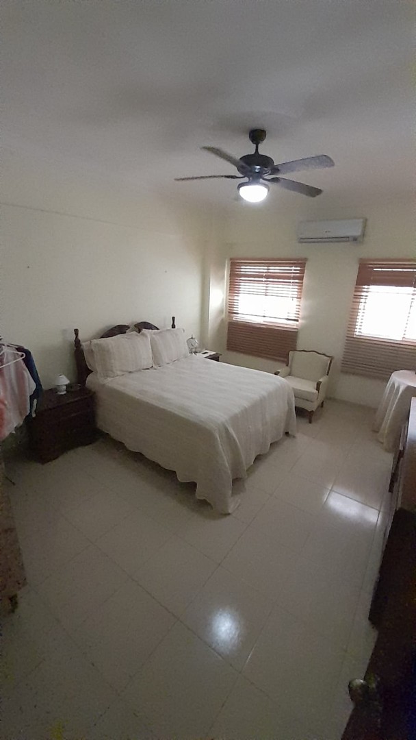 apartamentos - VENDO Apartamento en Evaristo Morales.
3er nivel. 3