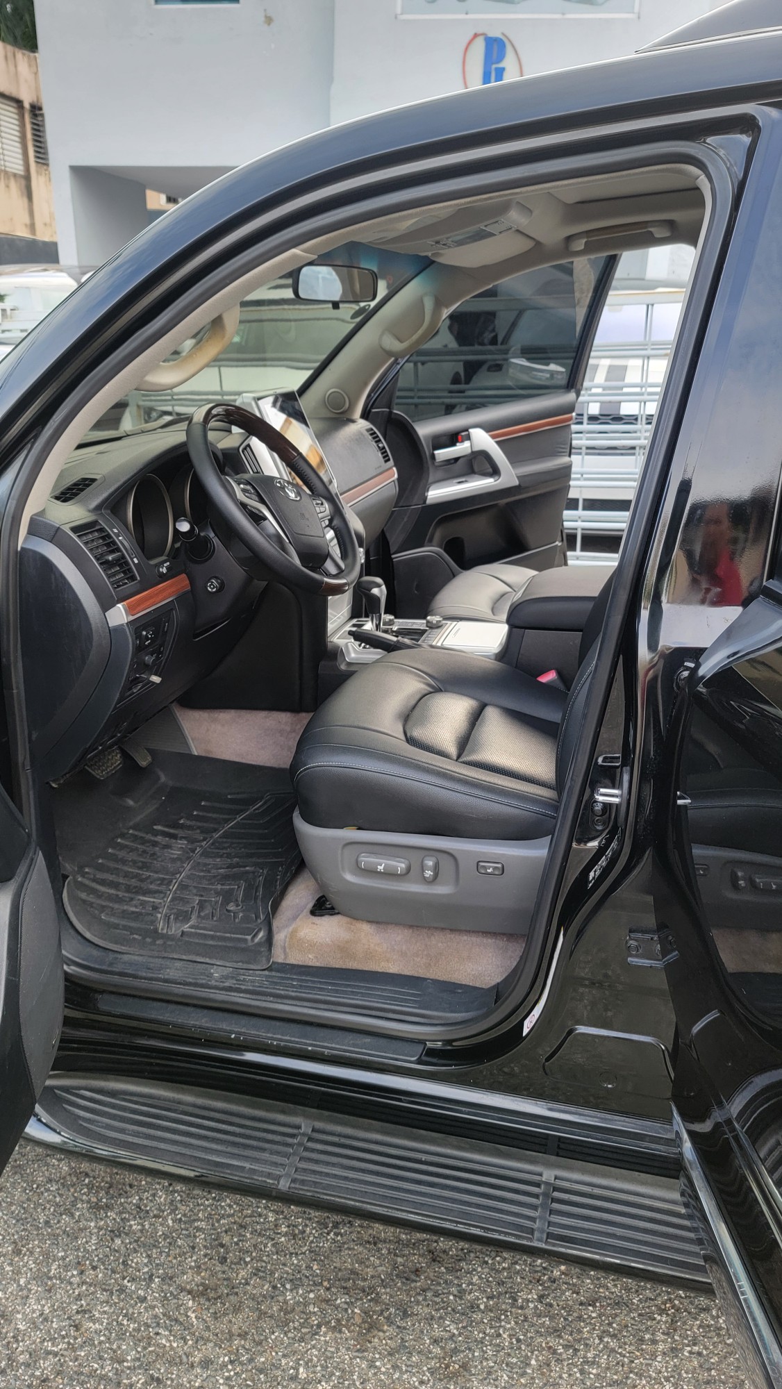 jeepetas y camionetas - LAND CRUISER VX-R 2010 6