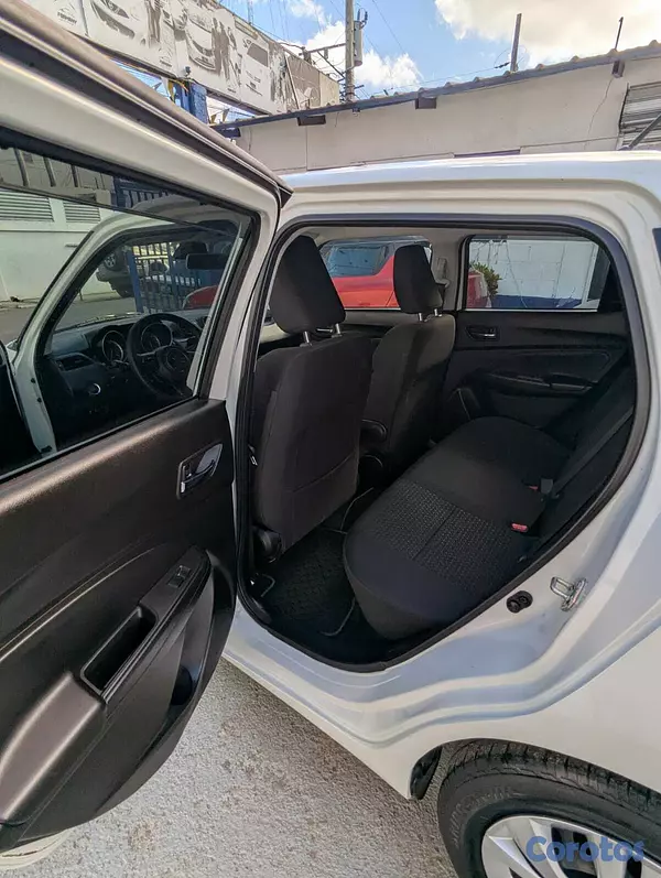carros - SUZUKI SWIFT 2020 7