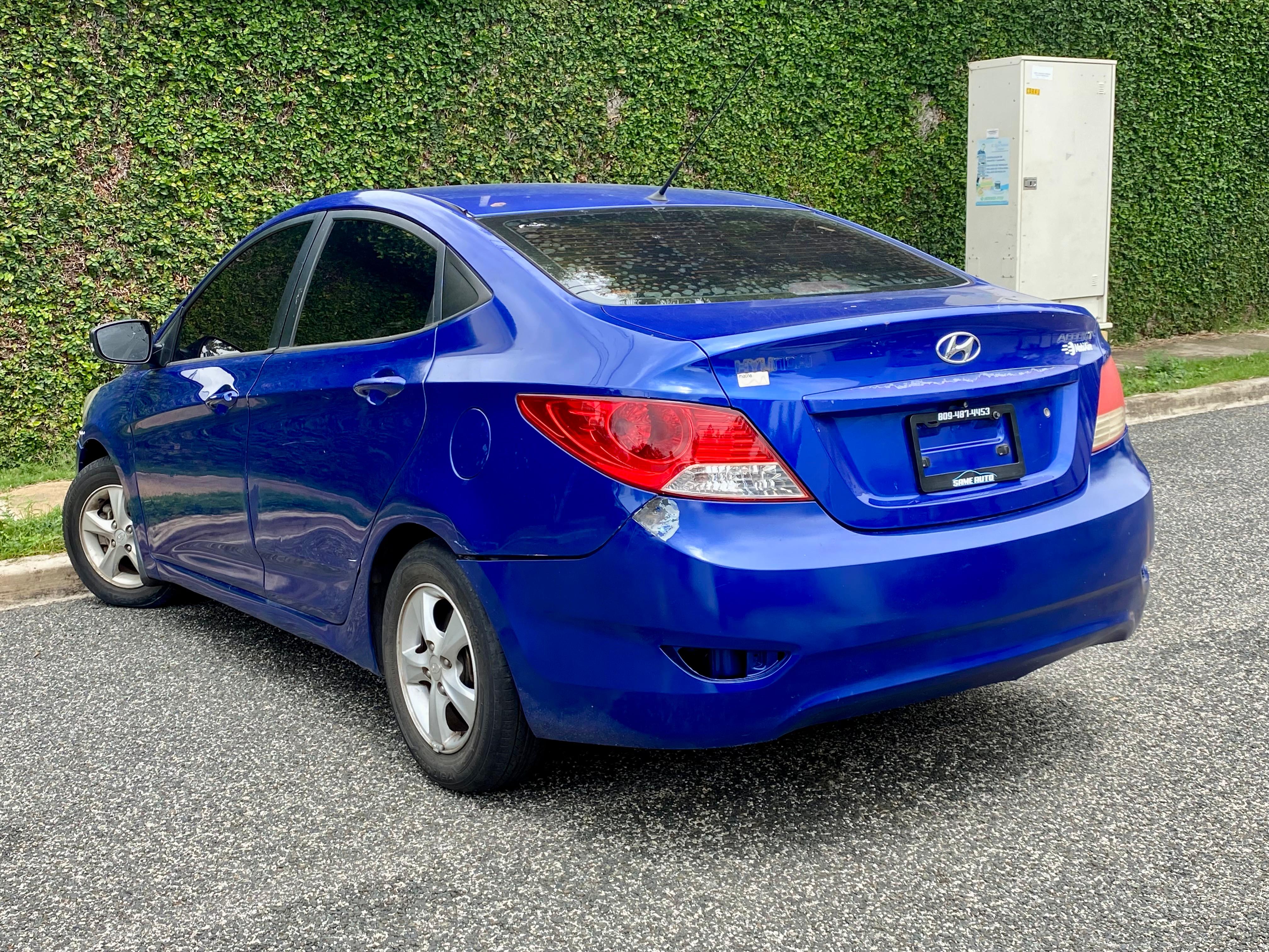 jeepetas y camionetas - HYUNDAI ACCENT 2011 5