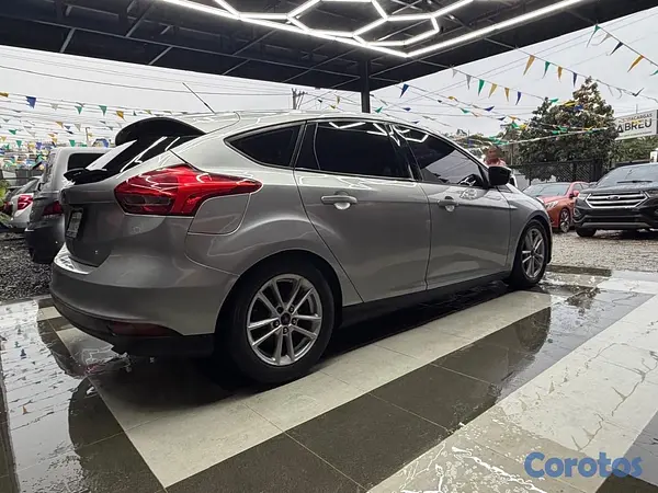 carros - Ford Focus SEL 2016 en oferta  8