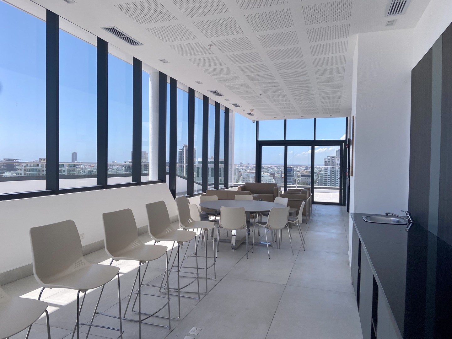oficinas y locales comerciales - Serralles oficina en torre corporativa 72m2 2 parqueos 