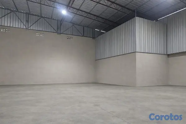 oficinas y locales comerciales - Nave Industrial con Panwles Solares Próximo al Merca Santo Domingo  3