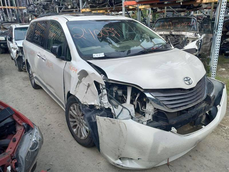 repuestos - VENDO EL MOTOR CON TRANSMISIÓN PARA 2017 TOYOTA SIENNA XLE 3.5L FWD